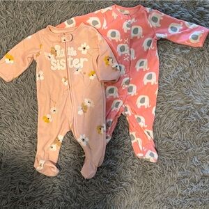 Carter’s Baby Girl 2-pack fleece footed pajama set 3 months